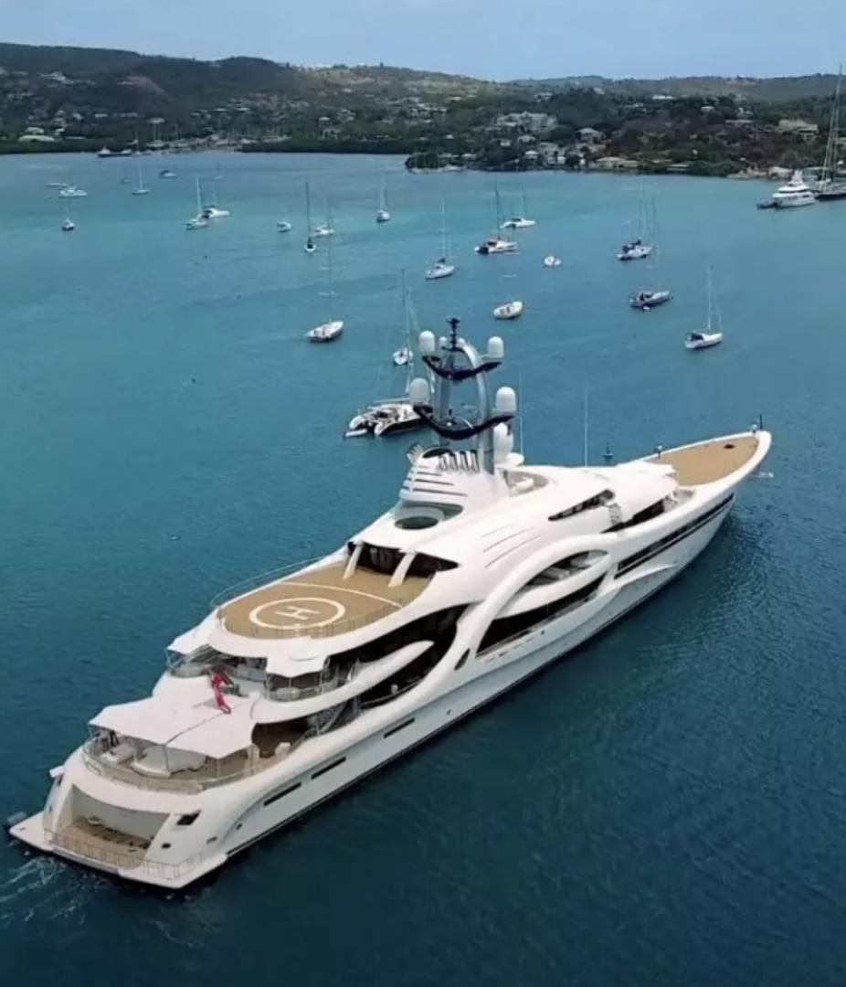 Luxury Yacht Christmas – Cannes, French Riviera